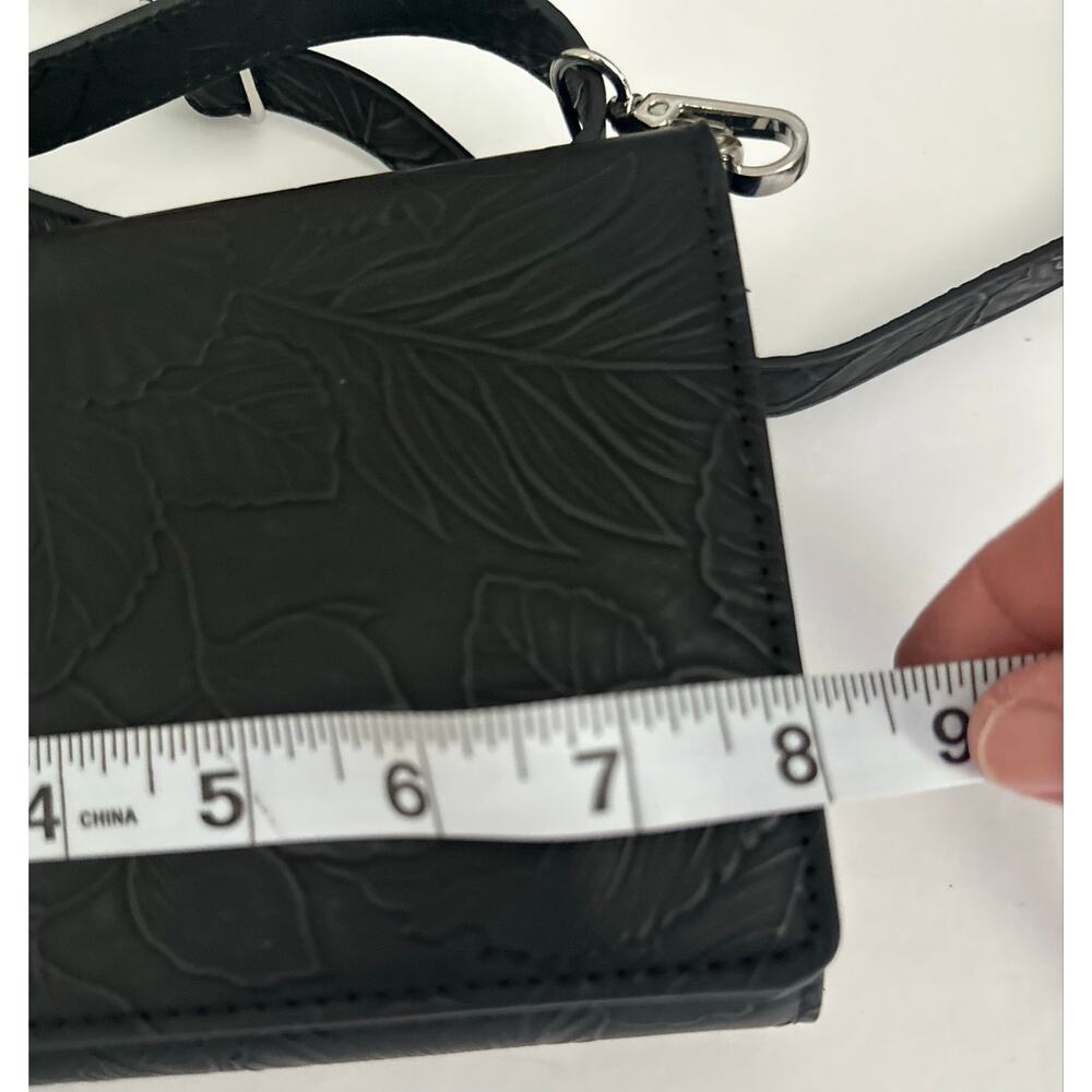 Save The Girls Black Crossbody Wallet & Touchscreen Phone Purse - Like New - Picture 7 of 9